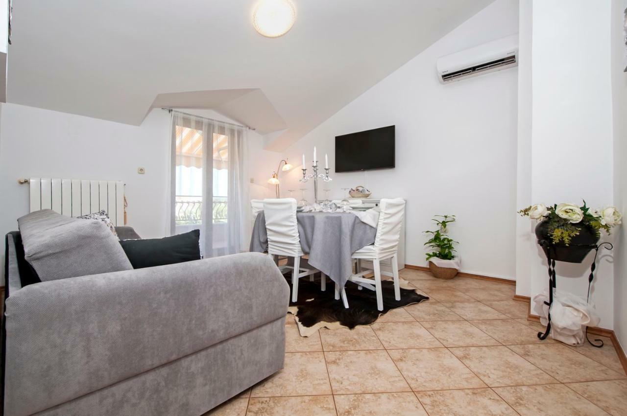 Apartment Len โรวีน ภายนอก รูปภาพ