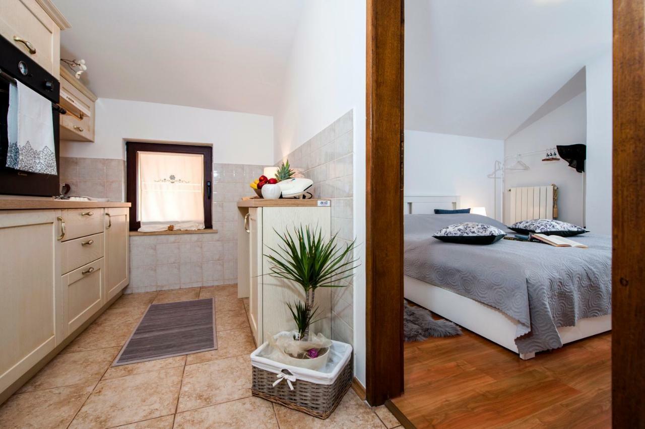 Apartment Len โรวีน ภายนอก รูปภาพ