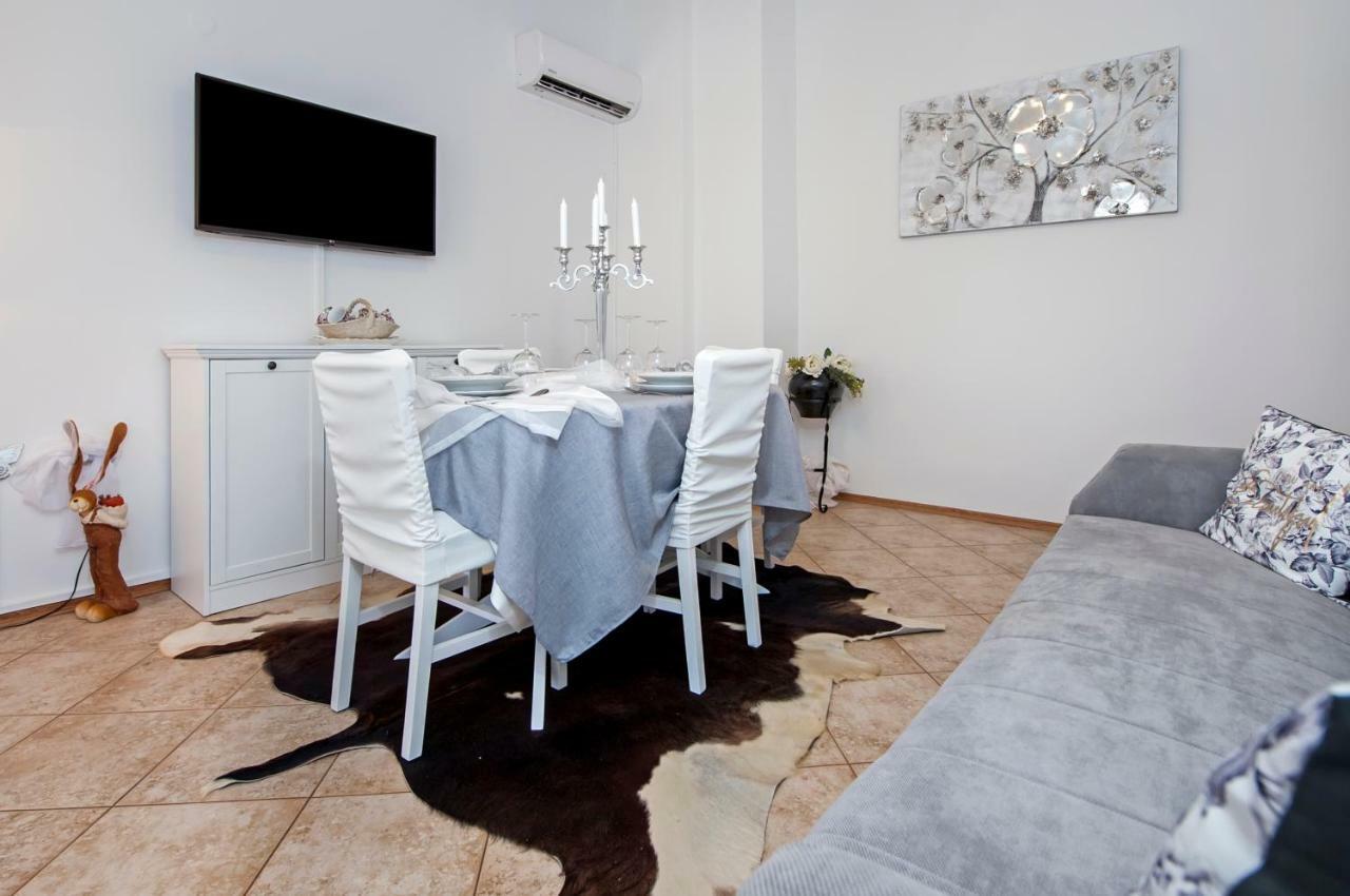 Apartment Len โรวีน ภายนอก รูปภาพ