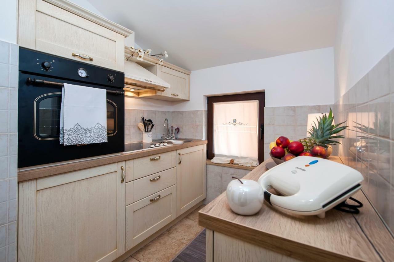 Apartment Len โรวีน ภายนอก รูปภาพ