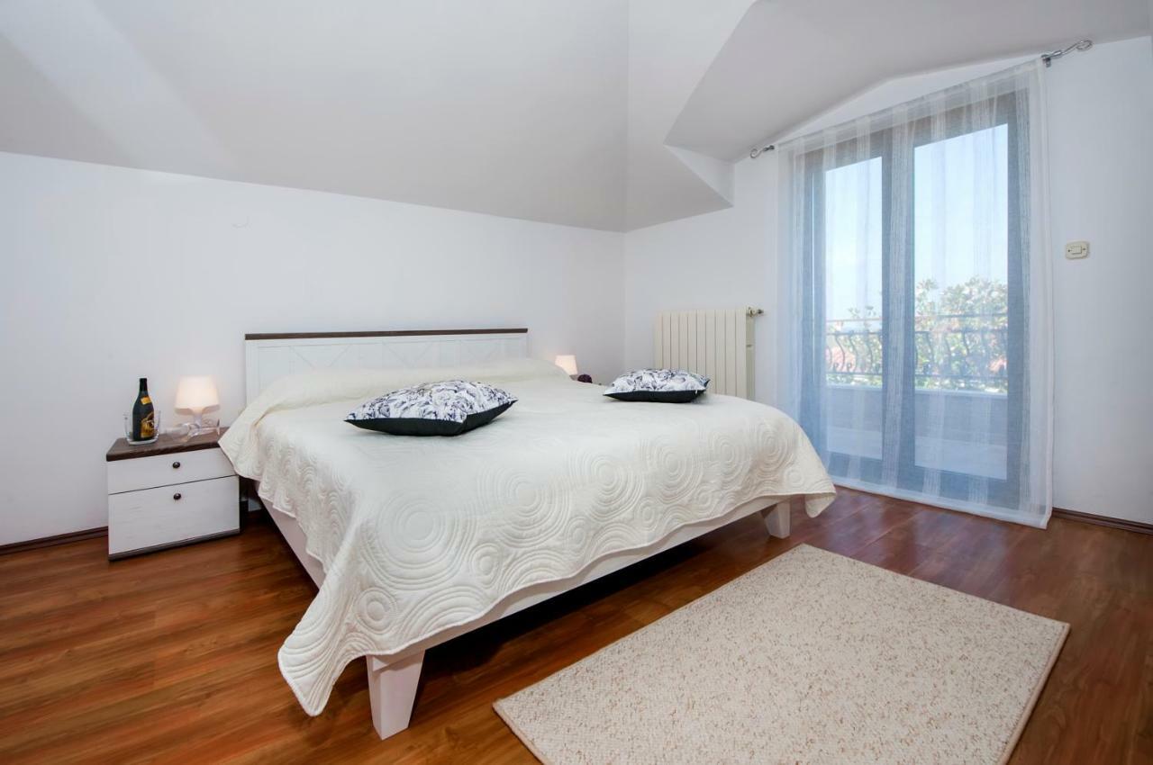 Apartment Len โรวีน ภายนอก รูปภาพ